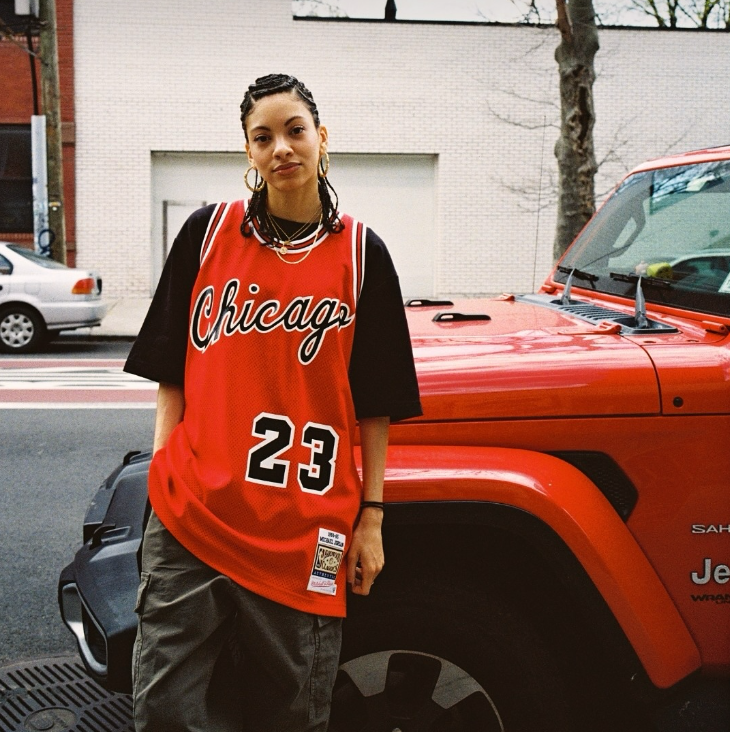 Girl wearing a Chicago Bulls jersey
